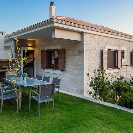 Βίλα Upper View Villa, With Private Pool *