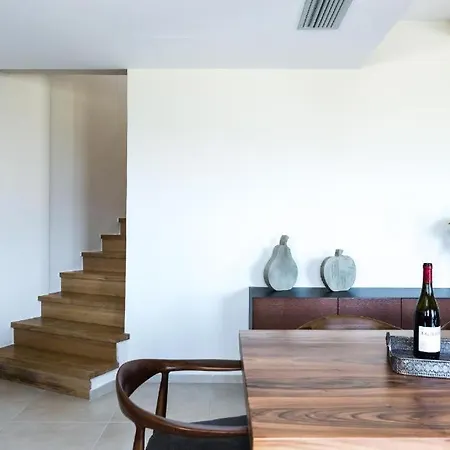 Βίλα Upper View Villa, With Private Pool