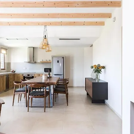 Βίλα Upper View Villa, With Private Pool